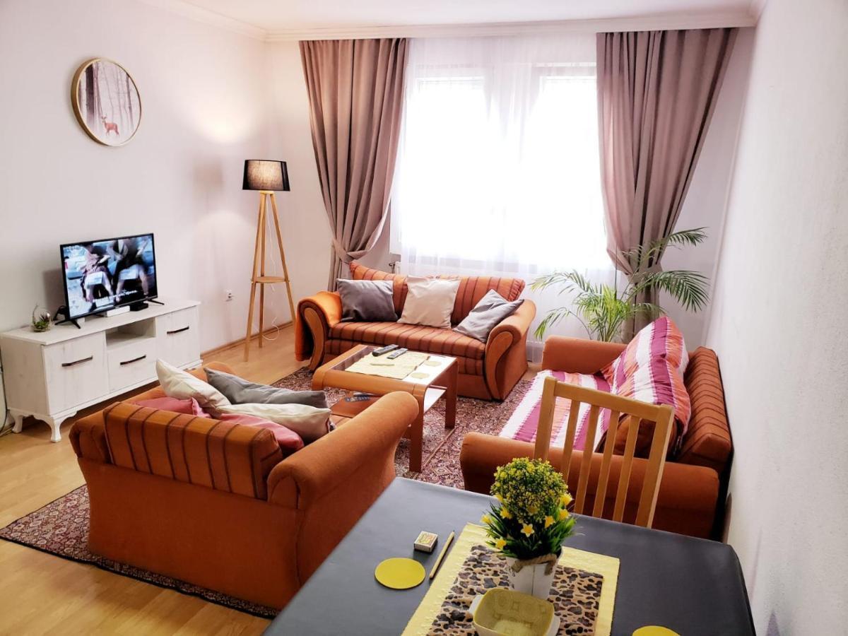 Gorgeous Apartment With City View In The City Center プリシュティナ エクステリア 写真
